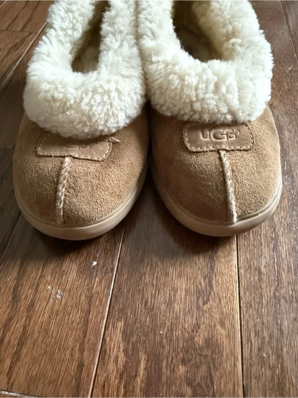 UGG Ryland Chestnut Suede Shearling Cuff Slip-Ons - size 6 US Women